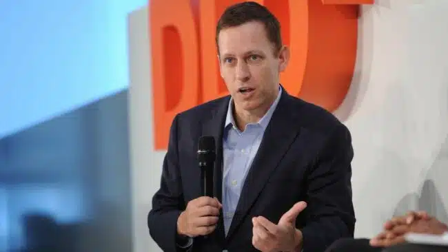 découvrez des faits méconnus sur peter thiel, entrepreneur influent et co-fondateur de paypal. plongez dans son parcours atypique, ses convictions controversées et son impact sur la silicon valley.