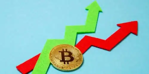 découvrez les raisons de la chute récente des cryptomonnaies bitcoin et ethereum. analyse des facteurs de marché, des impacts sur les investisseurs et des prévisions pour l'avenir des principales monnaies numériques.