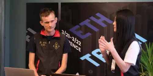 dans un contexte de développement des technologies blockchain, vitalik buterin exprime son soutien aux solutions de layer-2 décentralisées pour 2025, envisageant des avancées significatives dans la scalabilité et l'efficacité des transactions sur ethereum.